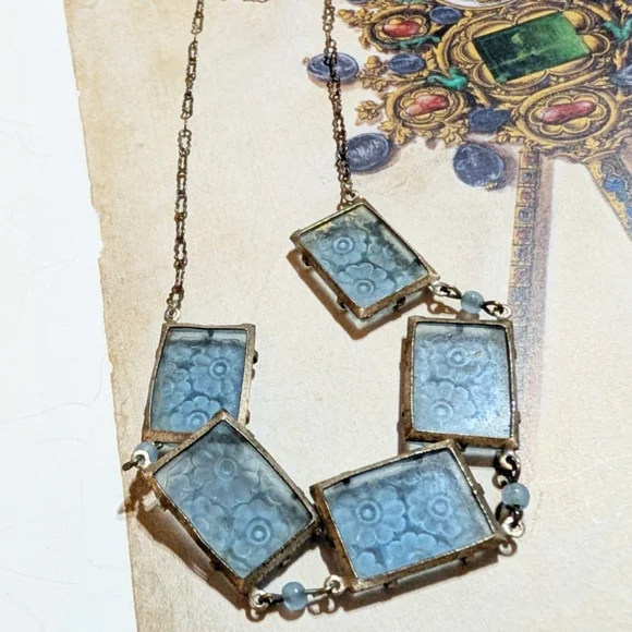 Antique CAMPHOR GLASS Necklace - Picture 4 of 7